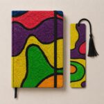 Cuaderno con marcapáginas